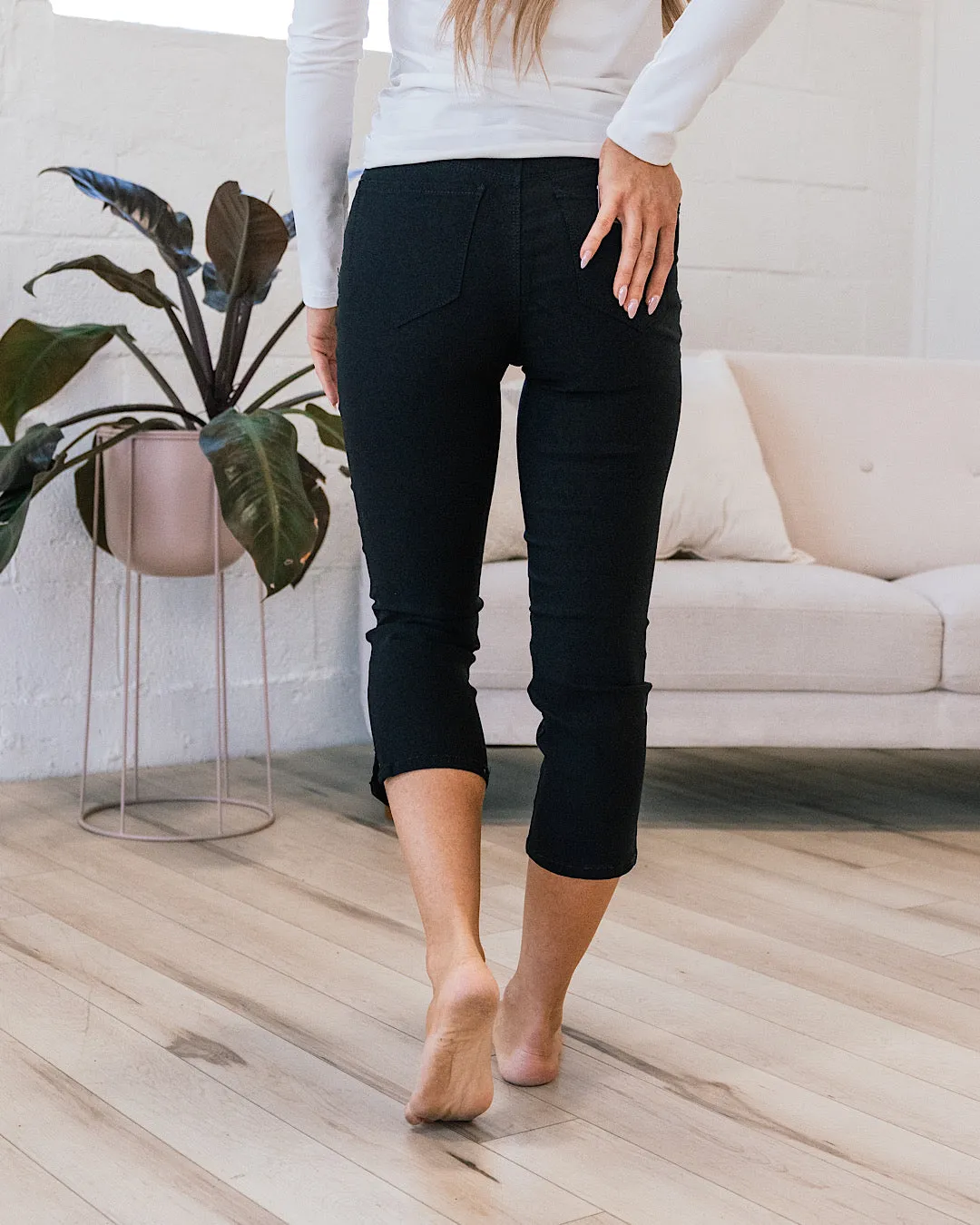 NEW! Hyperstretch Capris - Black